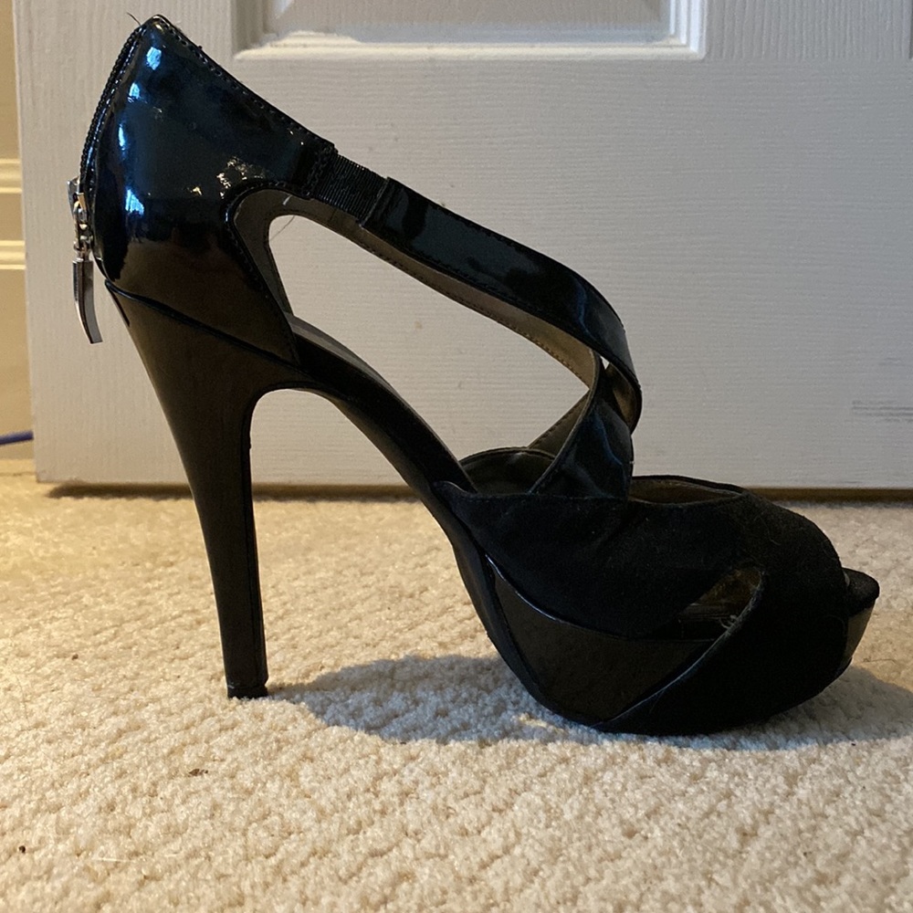 Guess Platform Heel - Picture 7 of 12